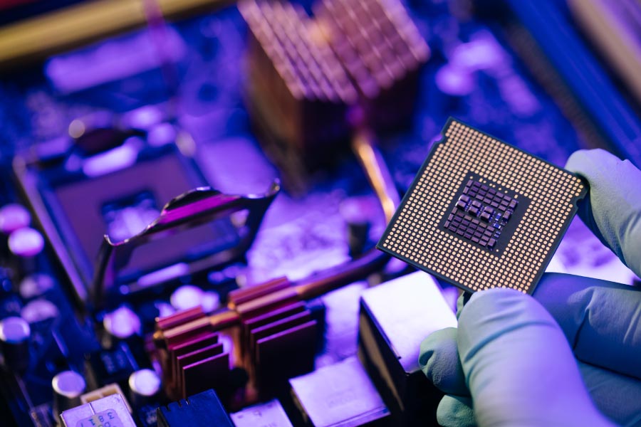 Q1 Tech Earnings Preview: Tariffs Chip Confidence